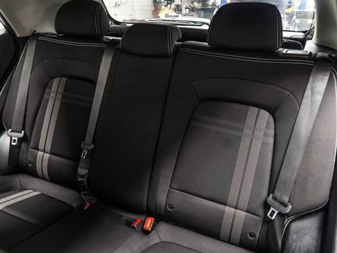 Used 2023 Hyundai Venue SEL image 34