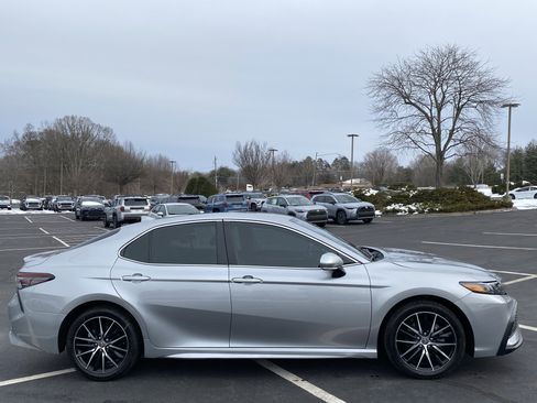 Certified 2024 Toyota Camry SE image 4