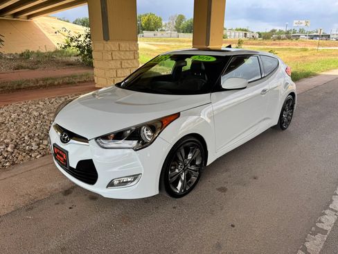 Used 2016 Hyundai Veloster w/ Option Group 02 FWD image 7