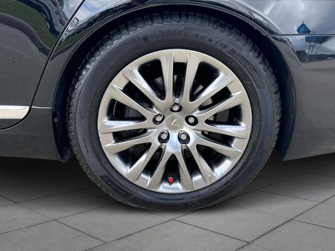 Used 2014 Lexus LS 460 w/ Ultra Luxury Package image 10