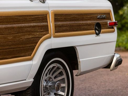 Used 1989 Jeep Grand Wagoneer AWD/4WD image 88