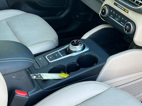 Used 2020 Ford Escape SE Sport image 12