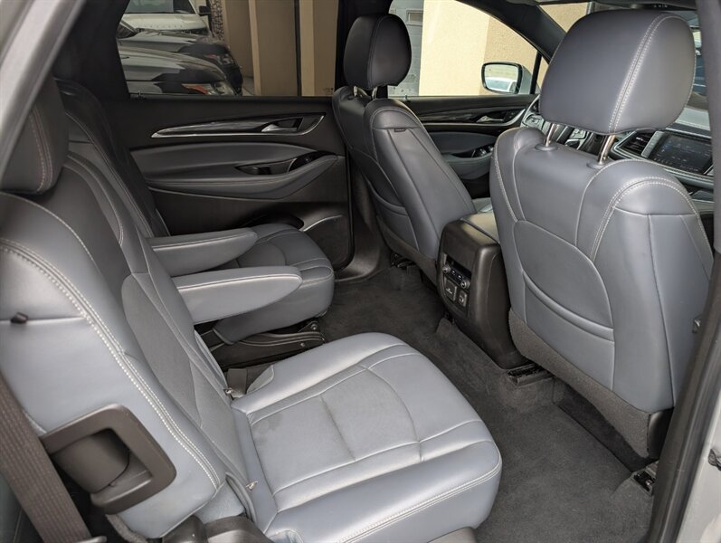 Used 2022 Buick Enclave Premium AWD/4WD image 29