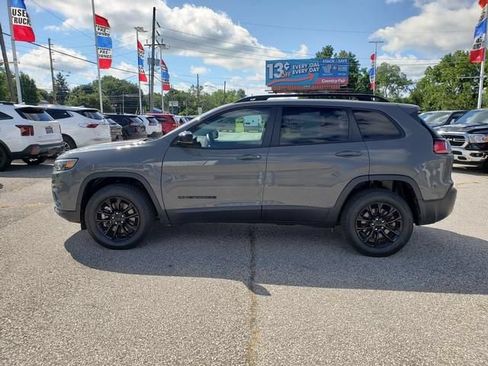 Used 2023 Jeep Cherokee Altitude Lux AWD/4WD image 7