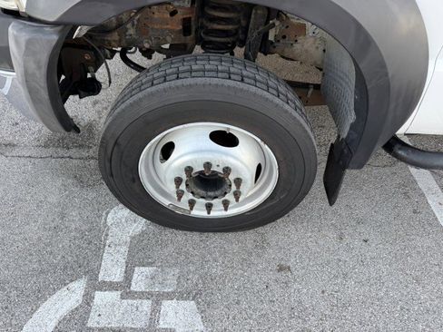 Used 2007 Ford F550 2WD Regular Cab Super Duty image 7