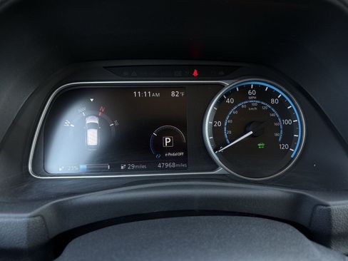 Used 2018 Nissan Leaf SV FWD image 28