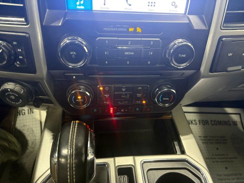 Used 2018 Ford F150 Lariat image 24