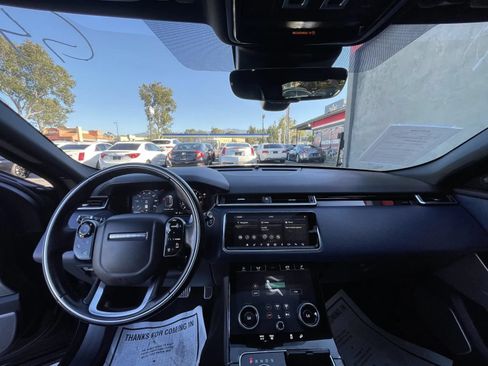Used 2019 Land Rover Range Rover Velar R-Dynamic SE AWD/4WD image 9