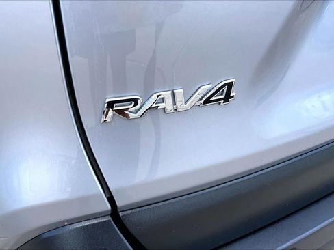 Certified 2022 Toyota RAV4 XLE w/ Convenience Package AWD/4WD image 31