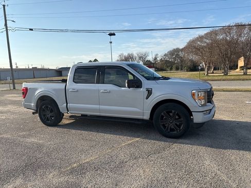 Used 2021 Ford F150 XLT w/ Equipment Group 302A High image 17