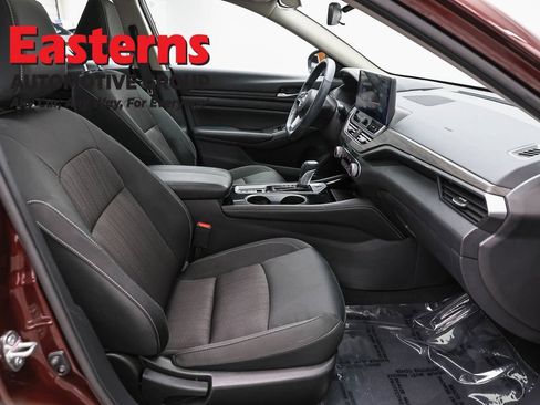 Used 2024 Nissan Altima 2.5 SV w/ SV Premium Package AWD/4WD image 24