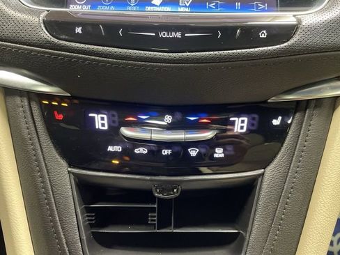 Used 2018 Cadillac XT5 Luxury w/ Driver Awareness Package image 19
