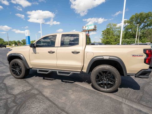 Used 2024 Chevrolet Colorado Trail Boss w/ Advanced Trailering Package AWD/4WD image 4