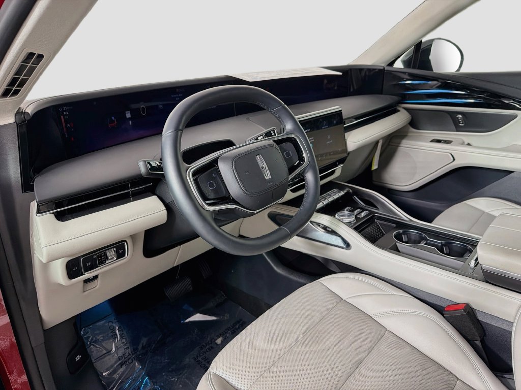 Used 2026 Lincoln Nautilus Premier AWD/4WD image 9