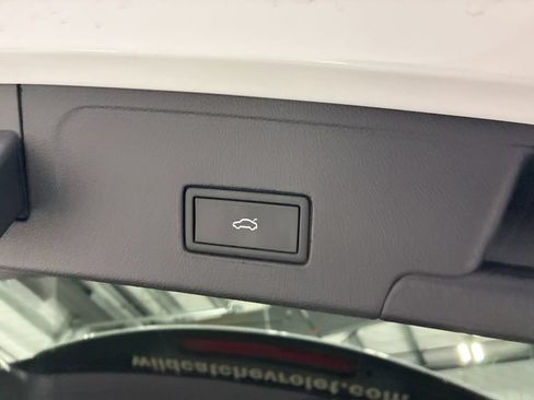 Used 2023 Volkswagen Atlas Cross Sport SEL R-Line AWD/4WD image 50