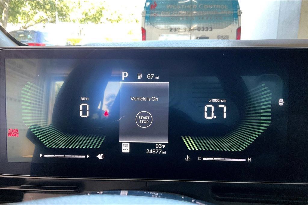 Used 2026 Kia Carnival FWD image 7
