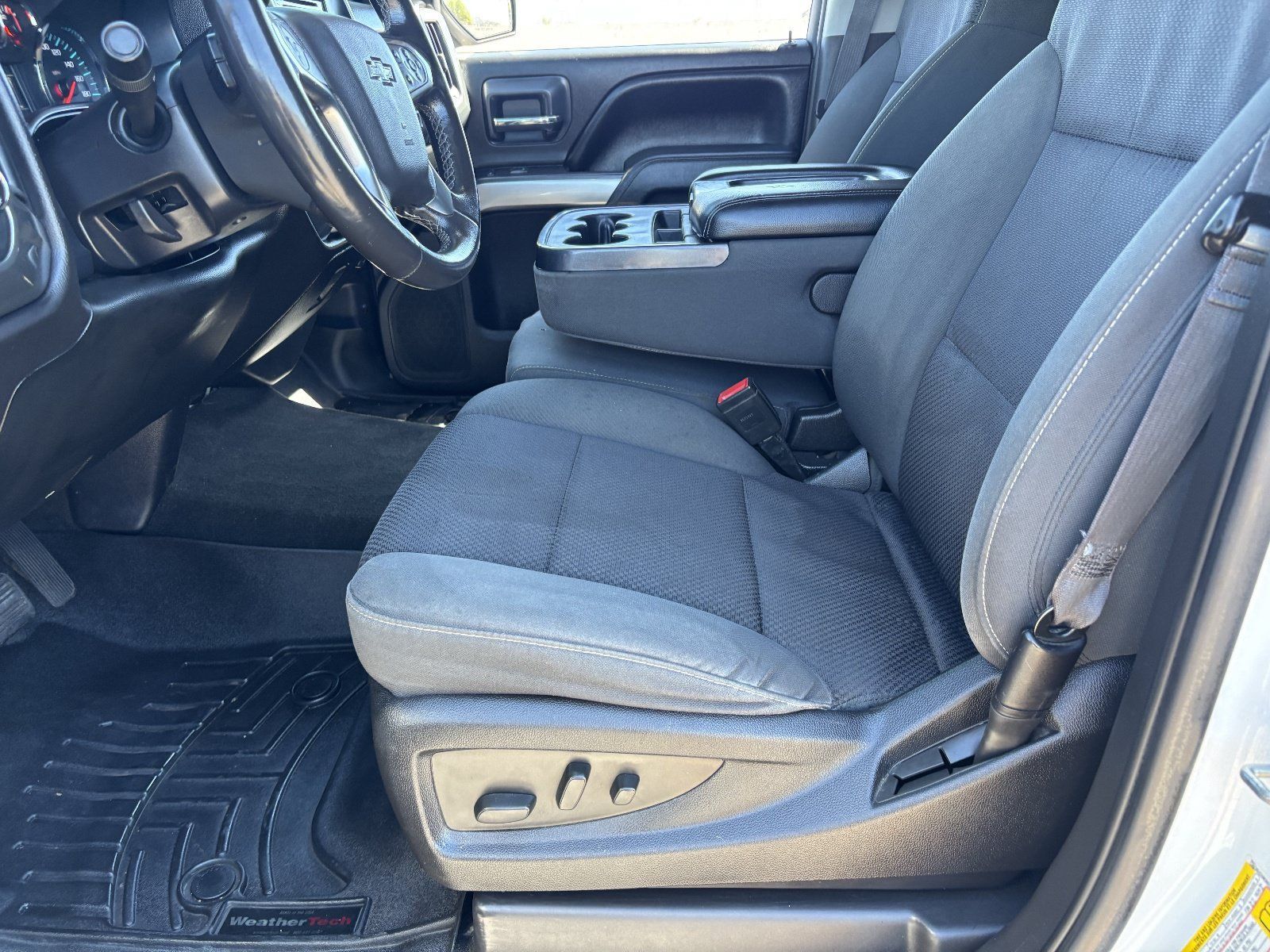Used 2015 Chevrolet Silverado 1500 LT AWD/4WD image 20