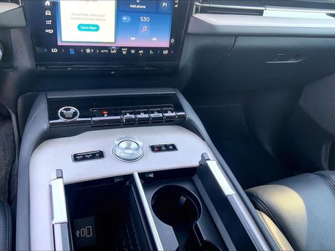 Certified 2025 Lincoln Navigator Reserve AWD/4WD image 35