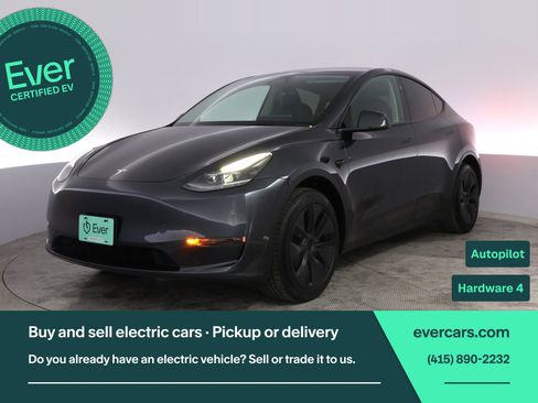 Used 2025 Tesla Model Y Long Range RWD image 1