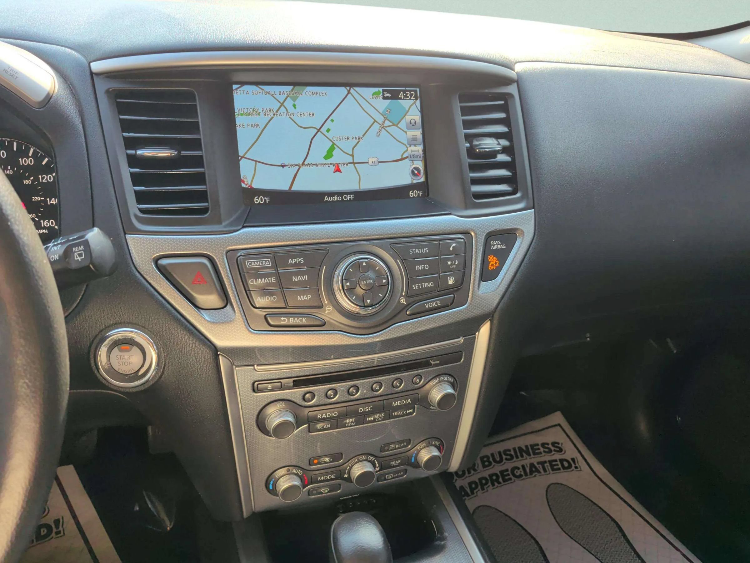 Used 2020 Nissan Pathfinder SL FWD image 15