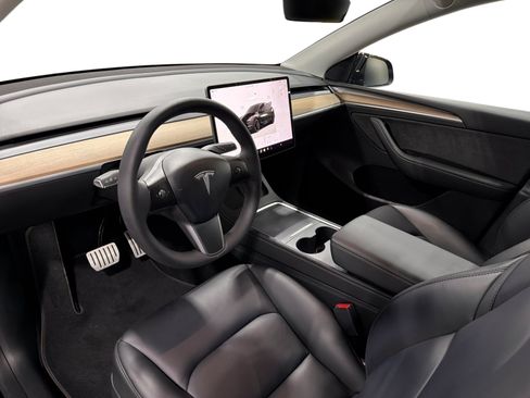 Used 2023 Tesla Model Y Performance AWD/4WD image 9
