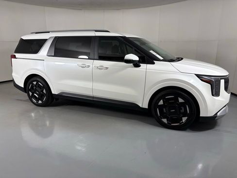 New 2026 Kia Carnival EX image 9