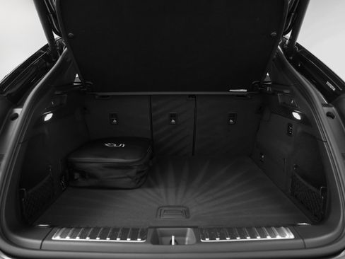 Certified 2025 Porsche Macan 4 Electric image 18