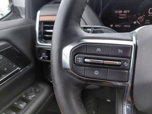 Used 2025 GMC Yukon Denali AWD/4WD image 29