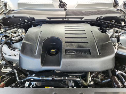 Used 2021 Land Rover Defender 110 X-Dynamic SE AWD/4WD image 16