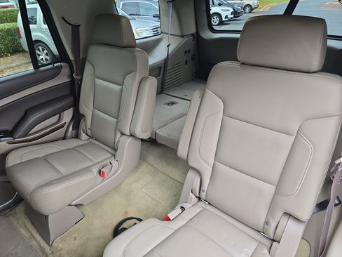 Used 2017 Chevrolet Tahoe LT w/ LT Signature Package image 15