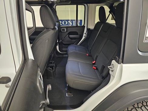 Used 2022 Jeep Wrangler Unlimited Sport AWD/4WD image 33