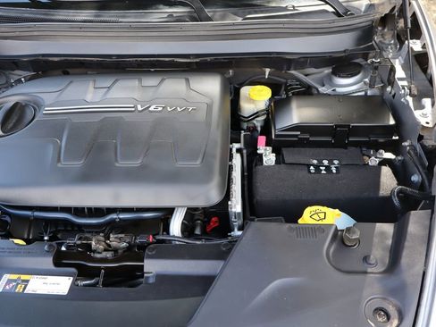 Used 2016 Jeep Cherokee Trailhawk w/ Cold Weather Group image 40