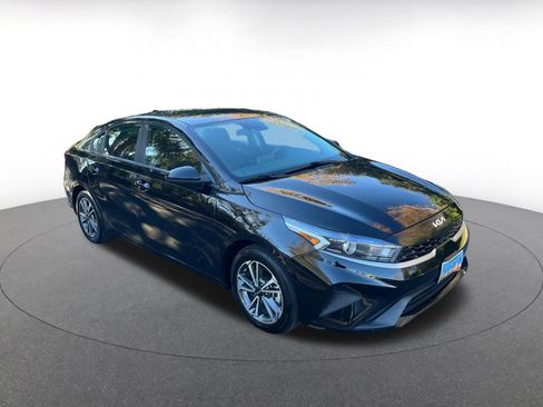 Used 2023 Kia Forte LXS image 1
