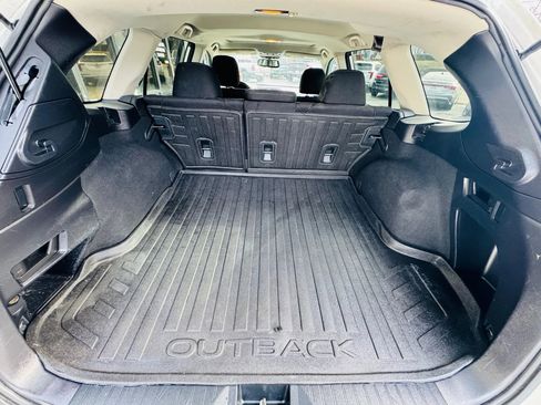Used 2016 Subaru Outback 2.5i Premium image 16