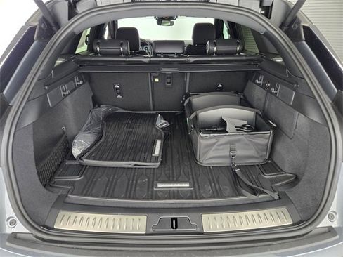 New 2026 Land Rover Range Rover Velar Dynamic SE image 16