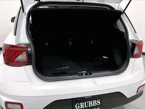 New 2026 Hyundai Venue SEL image 38