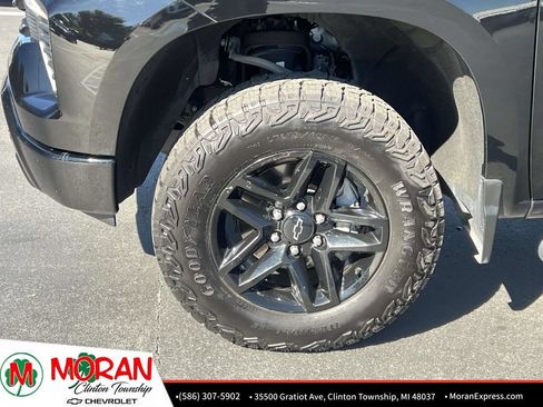Certified 2024 Chevrolet Silverado 1500 LT Trail Boss w/ LT Trail Boss Premium Package AWD/4WD image 11