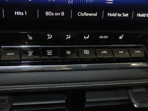 Used 2023 Chevrolet Colorado LT image 41