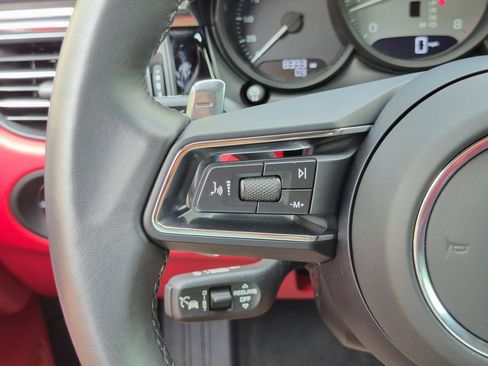 Certified 2025 Porsche Macan S AWD/4WD image 9