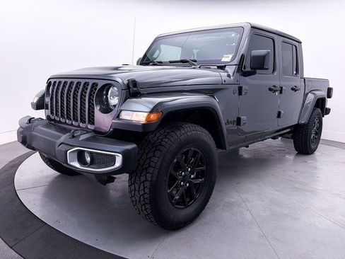 Used 2023 Jeep Gladiator Sport AWD/4WD image 9