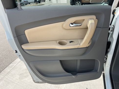 Used 2009 Chevrolet Traverse LT FWD image 13