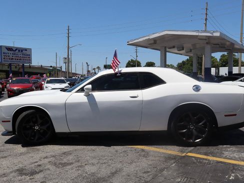 Used 2019 Dodge Challenger GT RWD image 5