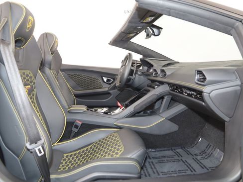 Used 2023 Lamborghini Huracan EVO image 14