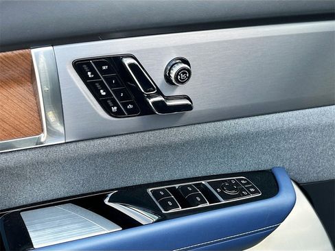 New 2026 Cadillac Vistiq Premium Luxury w/ LPO, Floor Liner Package image 18