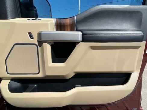 Used 2015 Ford F150 Lariat image 33