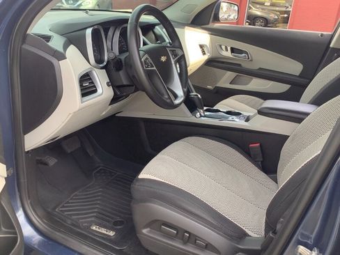 Used 2017 Chevrolet Equinox LT w/ Convenience Package AWD/4WD image 11