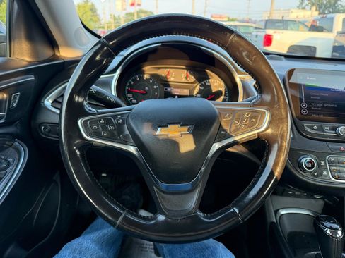 Used 2019 Chevrolet Malibu LT w/ Leather Package FWD image 13