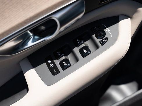 Used 2026 Volvo XC90 T8 Plus w/ Protection Package Premier image 32