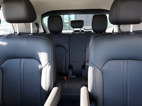 Used 2024 MAZDA CX-90 Plug-In Hybrid w/ Premium Pkg image 17