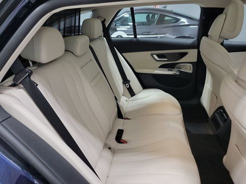 Used 2025 Mercedes-Benz E 450 4MATIC All-Terrain Wagon image 19